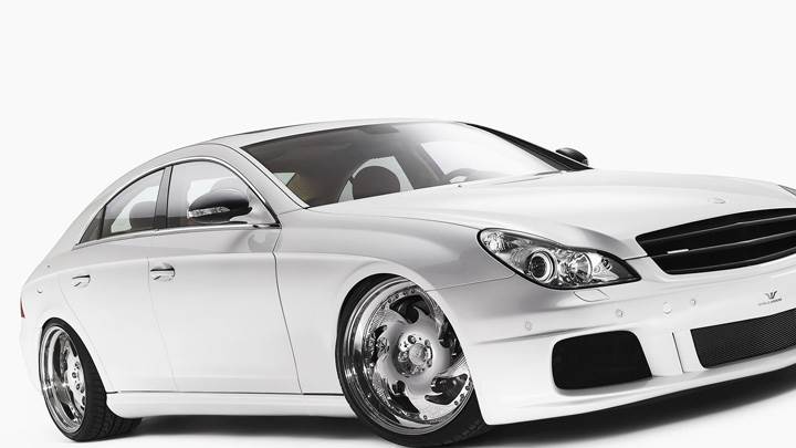 Side Front Pose Of 2009 Mercedes-Benz CLS White Label